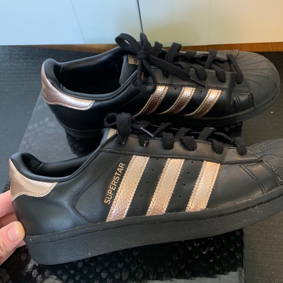 rose gold and black adidas superstars